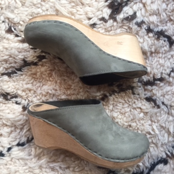 Clogs On Wedge Elephant Sz 38 